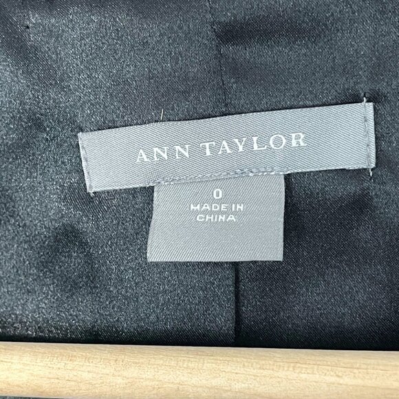 Ann Taylor Textured Wool Jacket Womens Size 0 Black Cropped Tailored Chic - Picture 8 of 11